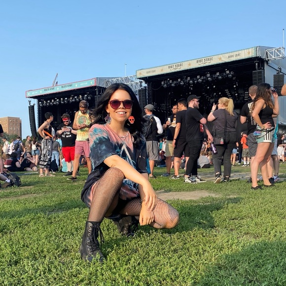 Meet your Posher, Kat - Picture 3 of 3